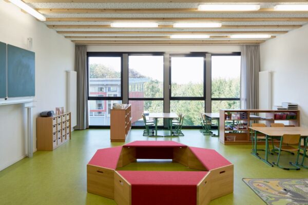 Modernes Klassenzimmer Grundschule Sitzecke